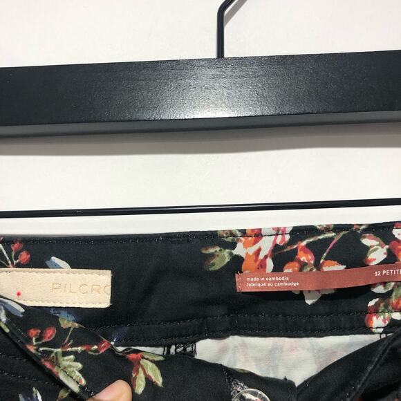 Anthropologie  Pilcro Mid-Rise Demilune Floral Utility Pants Size 32"x26.5" - Picture 7 of 11